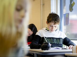 Schrijver en dyslecticus Léon Biezeman krijgt vaak 'verbaasde blikken'