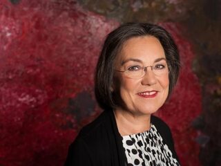 Gerdi Verbeet: leraar moet zich netter kleden en niet tutoyeren