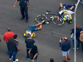 Wielrenner Etienne van Empel: weggeblazen door een helikopter