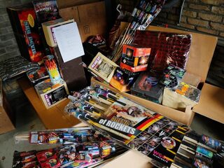 Moet er een meldplicht komen voor vuurwerkaso's?