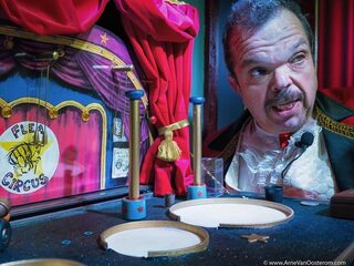 Oud-Circus Renz directeur vindt nieuw geluk met Vlooiencircus