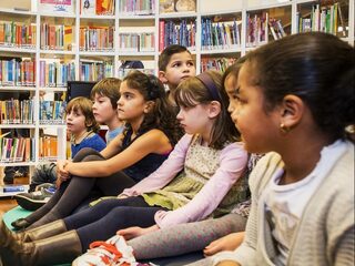 'Er is prachtige poëzie die zowel volwassenen als kinderen aanspreekt'