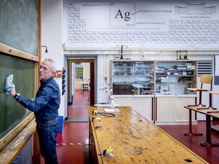 OMT-lid Karoly Illy: open scholen na 19 januari in aangepaste vorm