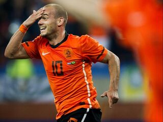 Het afscheid van recordinternational Sneijder live op NPO Radio 1