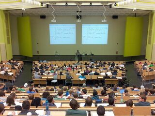 Dit zijn de zes vormen van intimidatie waar hoogleraren onder lijden