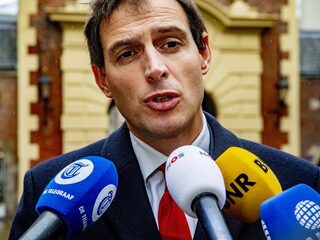 Wopke Hoekstra: "Weeg de traditie van vuurwerk afsteken"