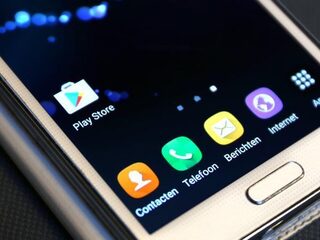 Feit of Fictie: Mobiel naast bed is slecht voor je hersenen