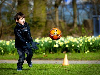 Stand.nl: De zorgen over kinderen die nooit buitenspelen zijn overdreven