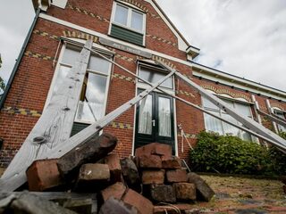 NAM wil maar 50 huizen versterken in plaats van 26.000, Groningers en Kamerleden woedend