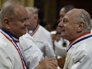 Frankrijk verliest twee topchefs in één jaar: 'Alsof Elvis Presley was overleden'