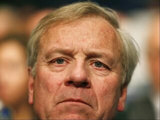 De Hoop Scheffer: nieuw kabinet minstens vier miljard extra voor defensie