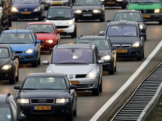 Ministerie door auto-industrie om de tuin geleid