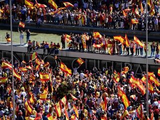 Grote demonstraties in Madrid en Barcelona