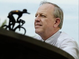 Hoe we volgens dé parcoursbouwer van Nederland veilig wedstrijden kunnen blijven fietsen