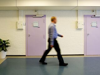 Rechter legt vaker tbs op, klinieken kampen met personele problemen