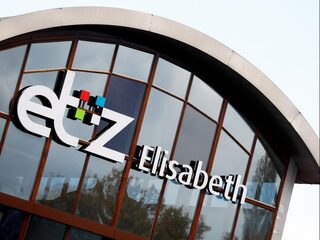 Duizenden ouderen liggen onterecht in het ziekenhuis