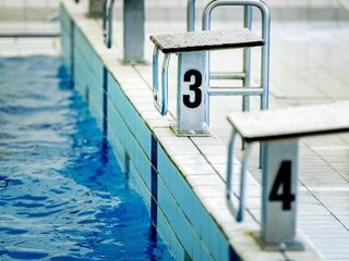 Veel belangstelling voor gratis zwemles in Rotterdam