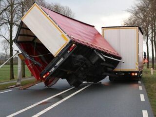 Al staat er windkracht 12, vrachtwagens mogen blijven rijden