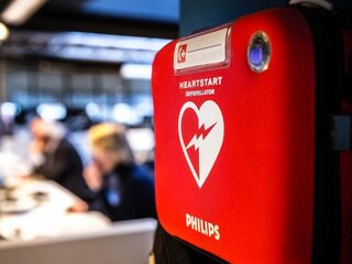 Steeds meer buurten schaffen AED aan