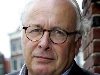 De voetbalwereld rommelt weer even