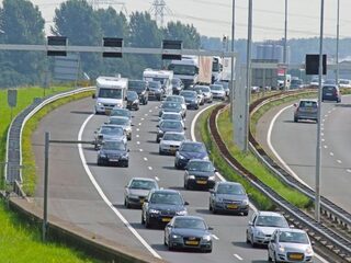 Feit of Fictie: Minder uitstoot bij het rijden van 100 km/h
