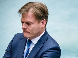 Pieter Omtzigt maakt sterke indruk in eerste lijsttrekkersdebat: ‘Die pas op de plaats maken deed hij als enige’