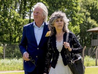 Vrouw Freek de Jonge kreeg corona: 'Zorgen maken? Dat heeft geen zin'