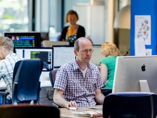 Mag je werkgever meekijken met jouw e-mails?