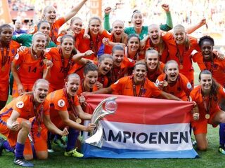 'Oranjevrouwen kunnen binnen nu en tien jaar wereldkampioen worden'