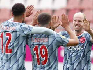 Ajax zet FC Utrecht makkelijk opzij in tamme wedstrijd