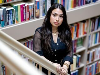 Schrijfster Lale Gül met meerdere producenten in gesprek over verfilming