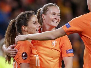 Oranjevrouwen winnen eenvoudig van Rusland