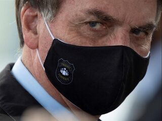 Podcast De Dag: Bolsonaro wankelt te midden van straatprotesten Brazilië