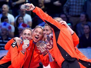 Wie is toch die nieuwe handbalcoach?