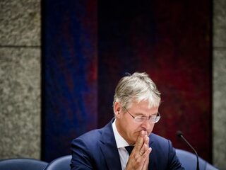 'Het onderwijsbeleid is een vieze puist die op knappen staat'