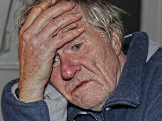 Jeugdtrauma vergroot kans op depressie bij ouderen