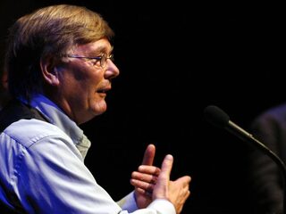 Ab Osterhaus: verleng de lockdown en neem extra maatregelen