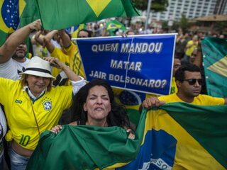 Omstreden Bolsonaro wint eerste ronde verkiezingen Brazilië