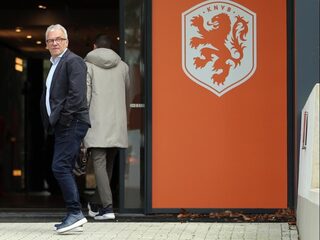 Supportersvereniging Ajax noemt doorspelen competitie 'onbehoorlijk bestuur'