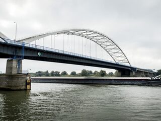 Centimeter van Merwedebrug A27 geslepen vanwege hitte