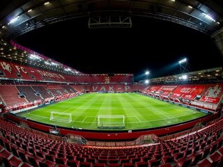 KNVB-voorzitter: 'Slotfase Eredivisie met publiek raakt steeds verder uit zicht'