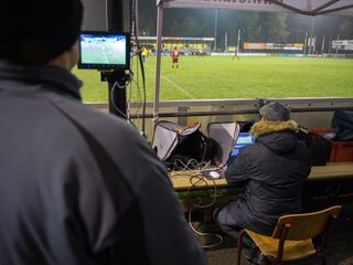 Moet het voetbal regels van hockey gaan overnemen?