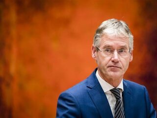 STER-directeur: paniek voor bezuinigingen bij omroep niet nodig