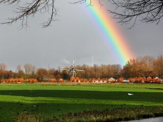 The only queer in the village: 'Ik adem nog, ik draag nog steeds nagellak en glitters'