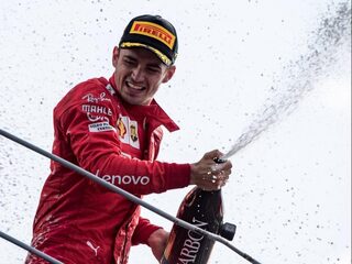 NOS Formule 1-podcast #17: 'Jarenlange Ferrari-frustratie kon worden weggejuicht'