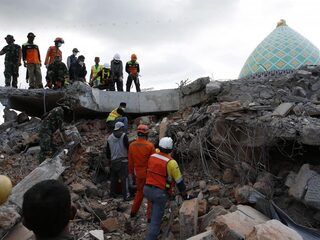 Indonesisch eiland Lombok opnieuw getroffen door aardbeving