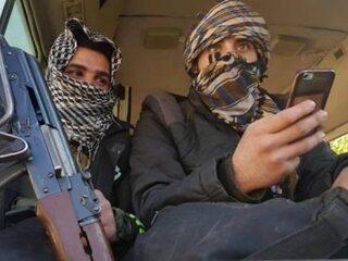 Syrische media: luchtmachtbasis Homs bestookt met raketten