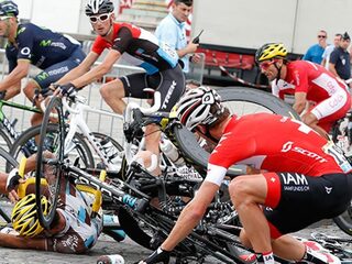 Een wielerwedstrijd ligt nooit stil