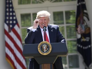 Eén jaar Trump: 'chaos en verdriet'