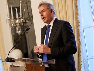 Podcast De Dag: Trump kan nog wel wat hebben, maar de Britten niet meer